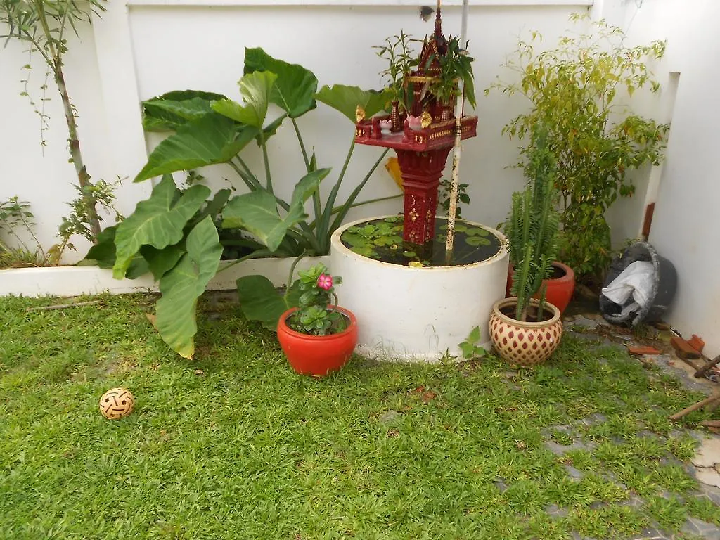Swiss Villa Sihanoukville Bed & Breakfast
